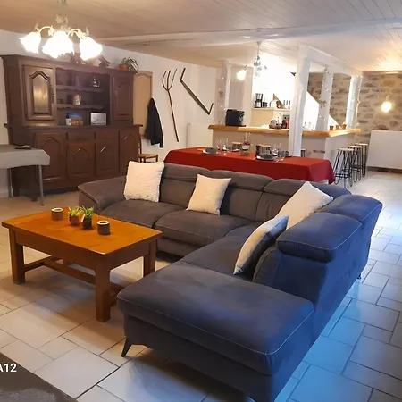 Maison d'hôtes La Longère - Et Table D'hôtes Alpuech