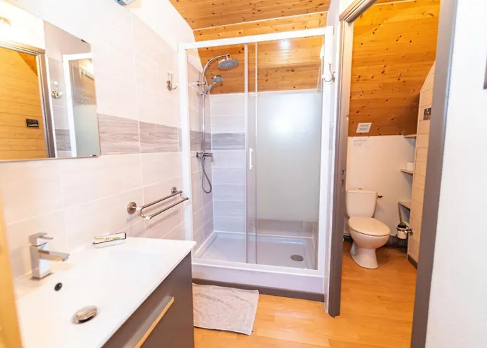 게스트하우스 La Longere - Chambres Et Table D'Hotes 3*