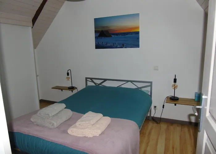 게스트하우스 La Longere - Chambres Et Table D'Hotes 3*