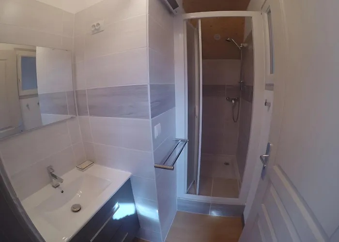 La Longere - Chambres Et Table D'Hotes 3* Lacalm